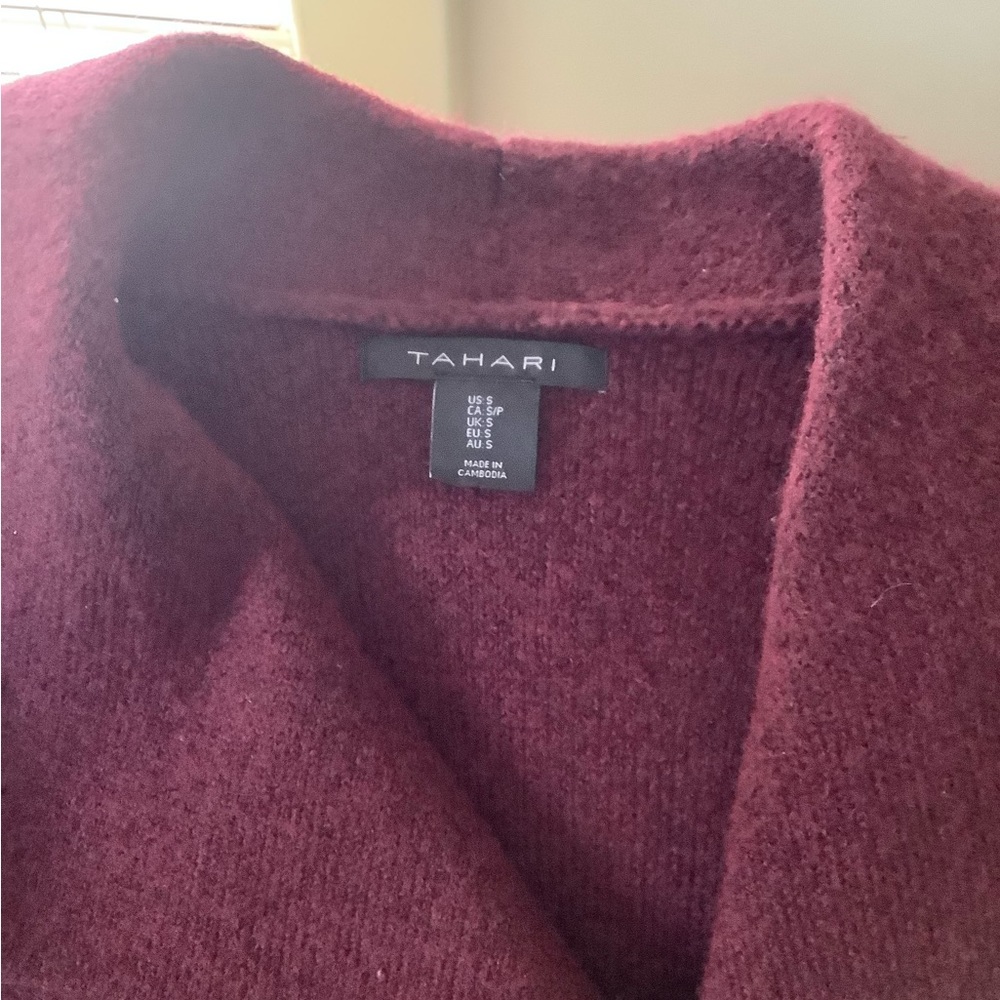 Sweaters - Picture 4 of 6